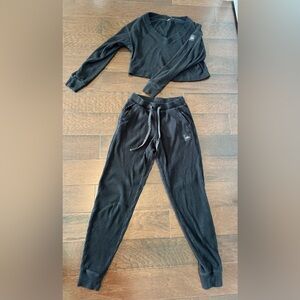 Alo Yoga Muse Black V-Neck Sweater & Sweatpants